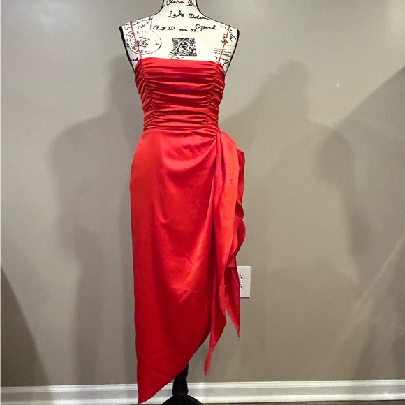 WAYF Ruched Bodice Satin Midi Dress - Picture 4 of 10